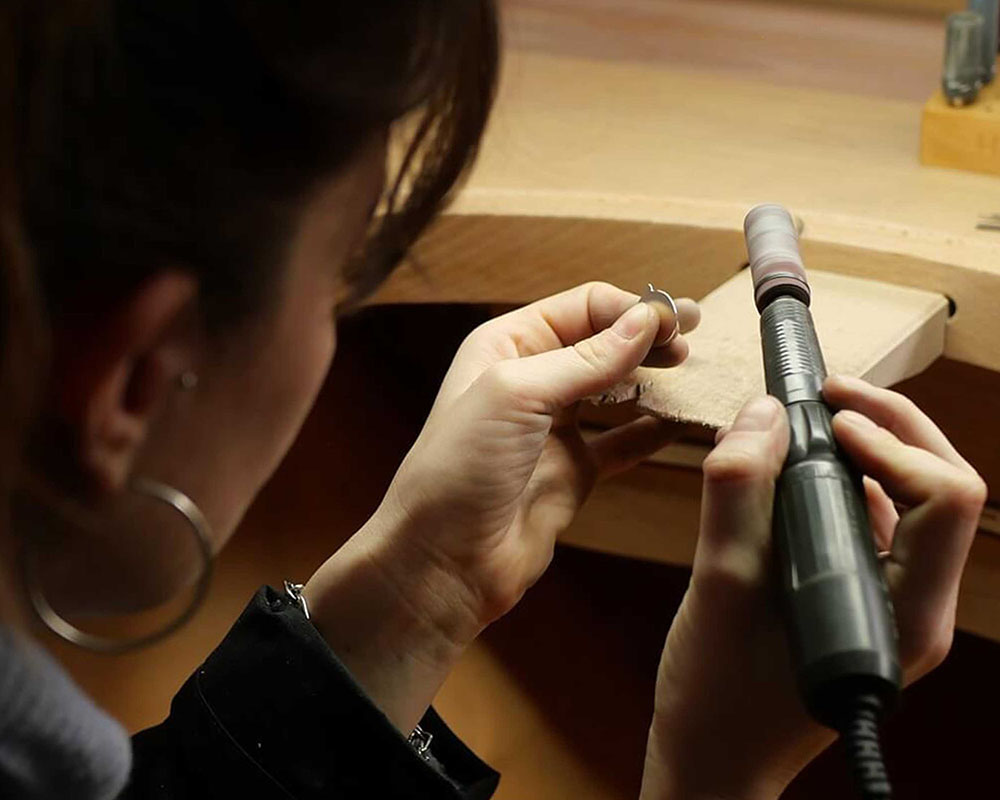 Création d'un pendentif lors d'un atelier de cocreation chez Coucot